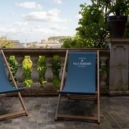 Maison Vue Avec Jardin - Trabendo